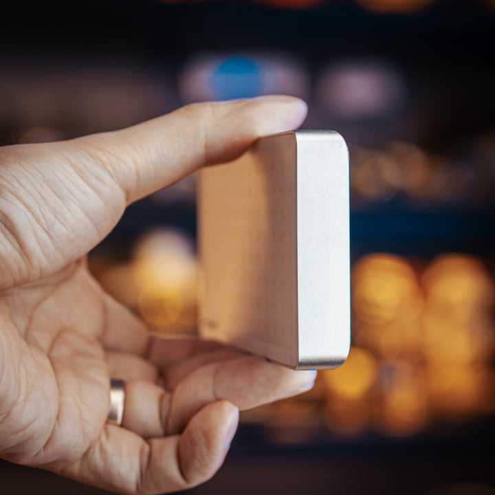 SCL10 - 2-in-1 Light & Power Bank (10,000mAh 18W)
