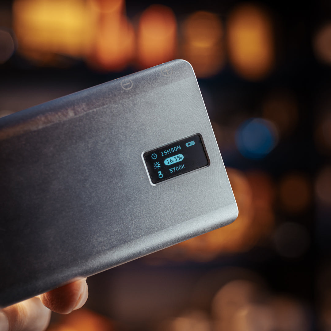 SCL10 - 2-in-1 Light & Power Bank (10,000mAh 18W)